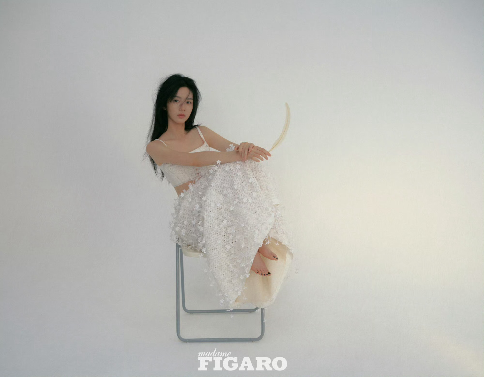 周也费加罗微光绮想封面大片周也费加罗二月刊封面大片摄影：WangLei-and-