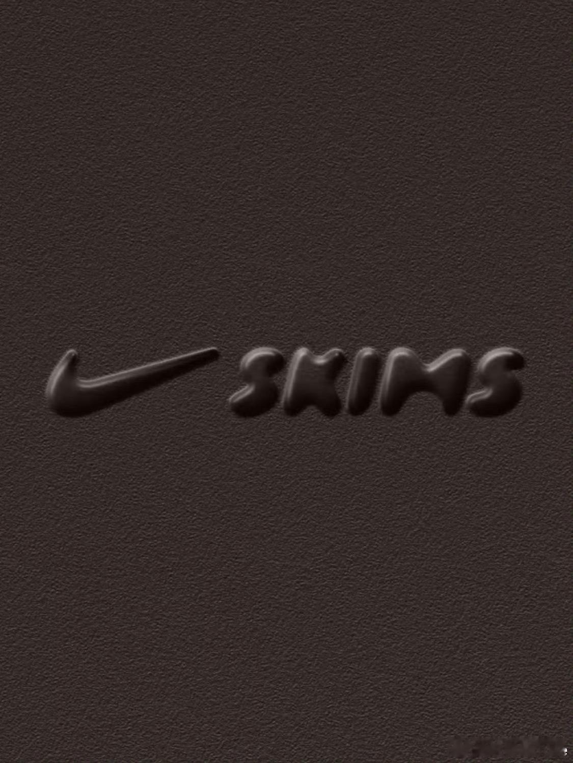 nike今年最正确的两次合作可能就是skims和jac，都掐准了当今热门和趋势，