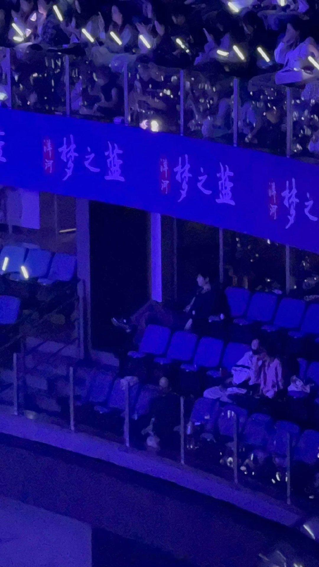 任豪去了周震南演唱会 被壶人私下的相处狠狠戳到！任豪专程来周震南演唱会捧场，不用