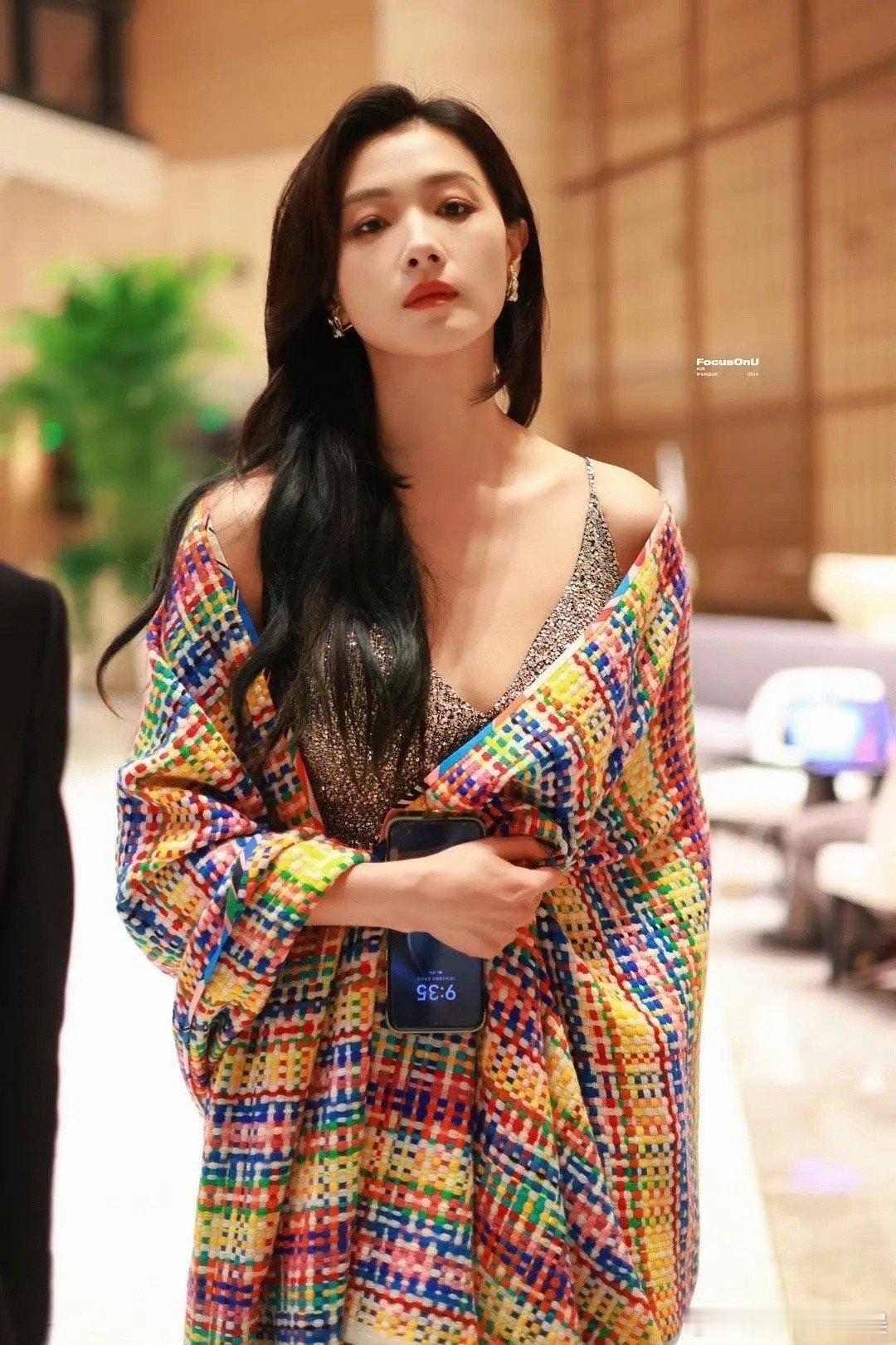 万茜的长发造型能不能成为颜值top？ ​​​