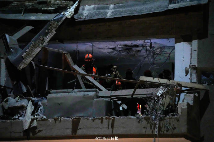 【伊朗第62波攻势打击美以军事基地】伊朗伊斯兰革命卫队18日发表声明，宣布发动了