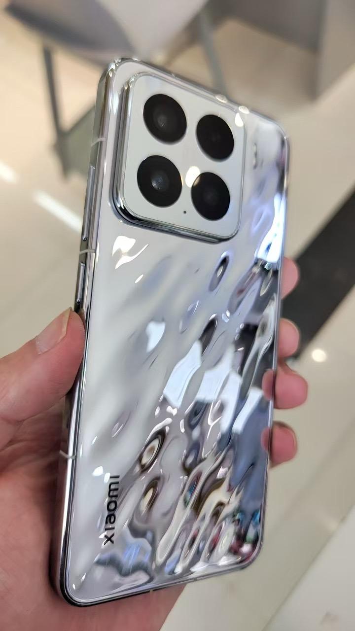 朋友们，小米15这次怎么样？说说你们的感想吧？价格？颜色？超声波？续航？#手机 