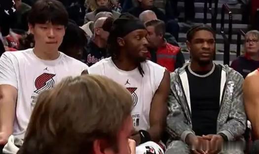 开拓者打得让人感动，战胜掘金尽显年轻球队的士气昂扬，战绩一路高歌，在这个队伍身上