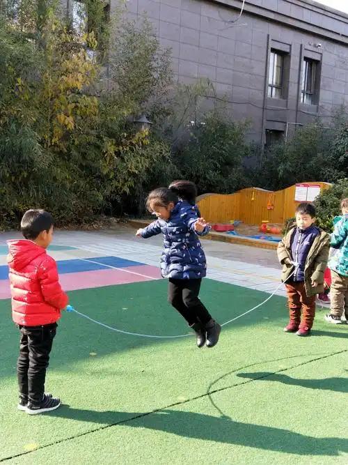 放假通知！2026中小学寒假时间确定了，家长却表示难以接受！双职工家长哭了：托管