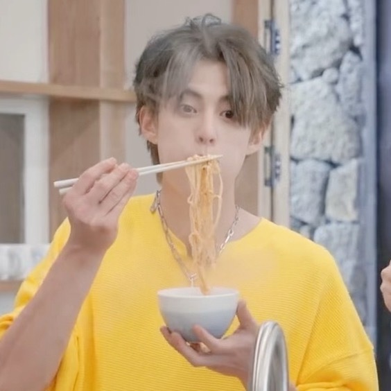 多吃点多吃点王鹤棣亲爱的客栈2026