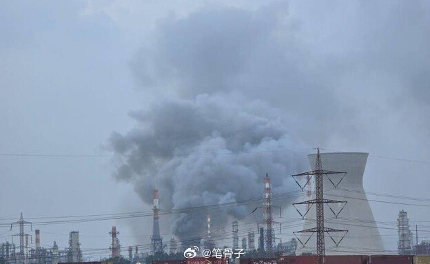 中东伊朗最新局势 伊朗第65波导弹雨：炼油厂冒烟，美军基地被“点名”（伊朗发起第