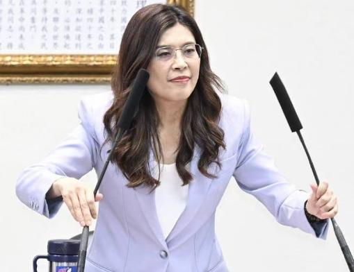 59比0！台湾立法机构通过7800亿特别防务预算案，卢秀燕、韩国瑜成功劝说郑丽文