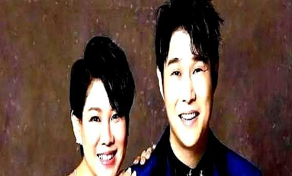 击碎不孝骂名的，是一张78万的账单。
 
每月5号，小沈阳雷打不动给哥哥转账5万