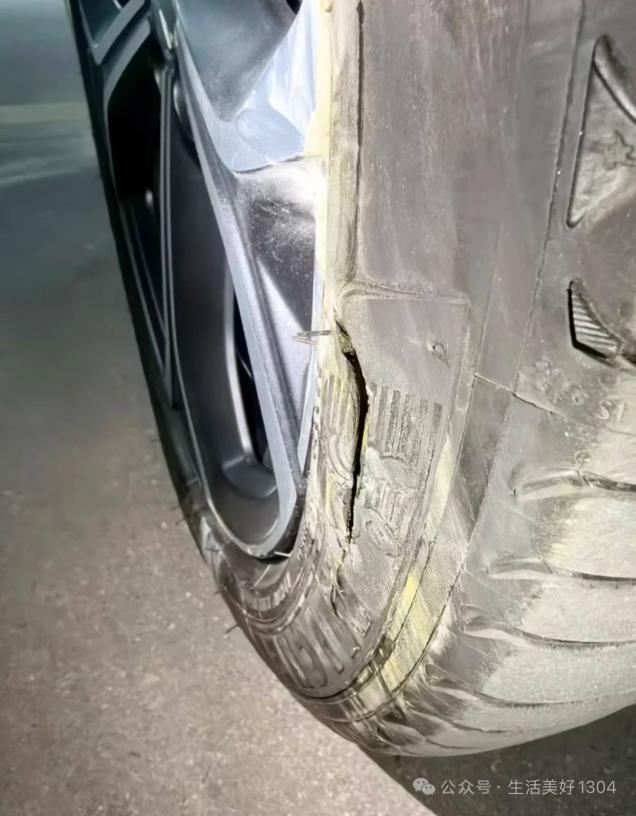 新提的车，就磕了下马路牙子就成这样了，懂行的老板请问这情况需要换轮胎吗？