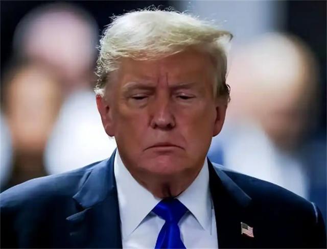 特朗普终于意识到，自己犯下了巨大的错误！
那就是离开了中国，老美自己根本玩不转！