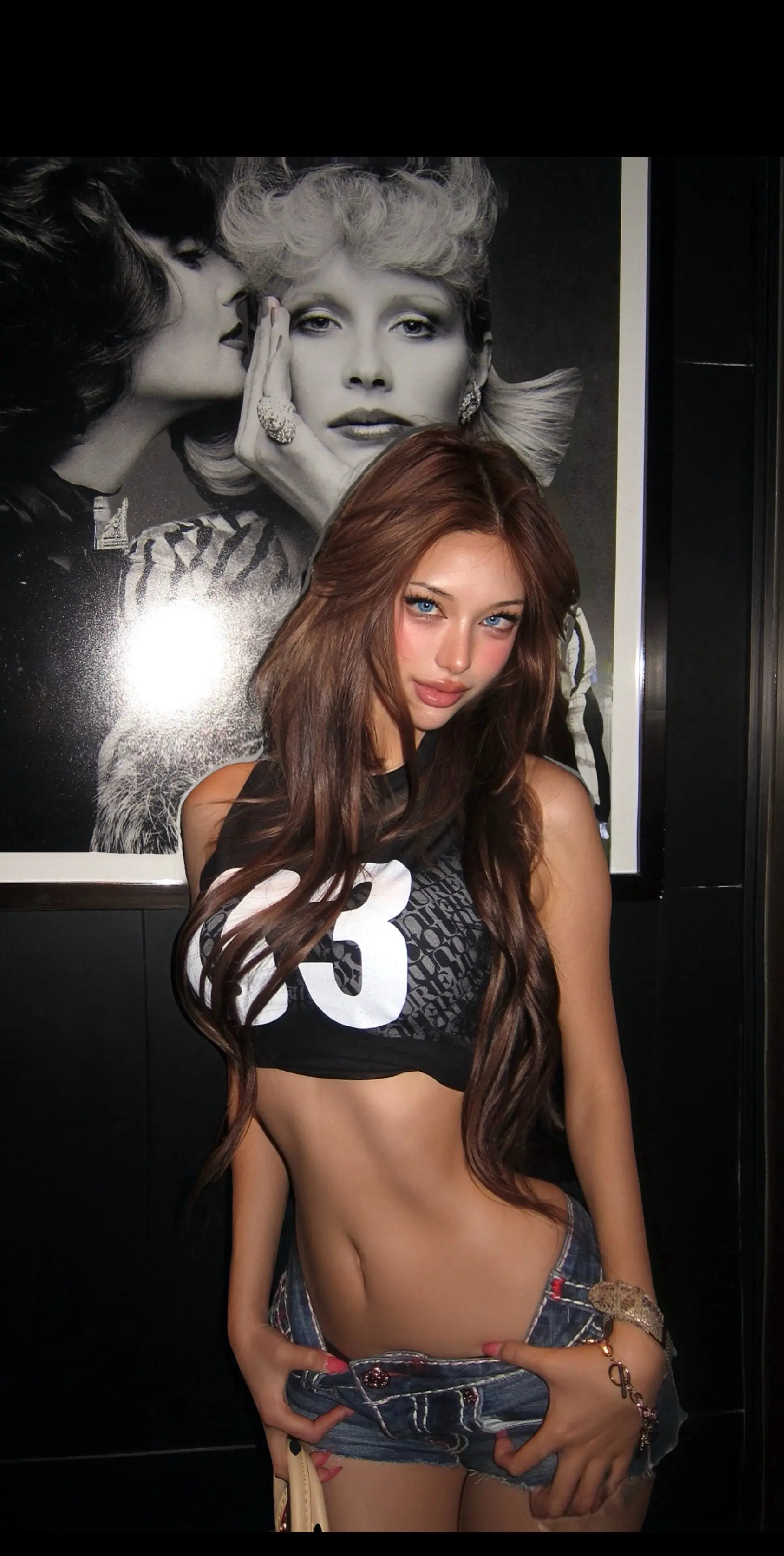 浩室真女。
