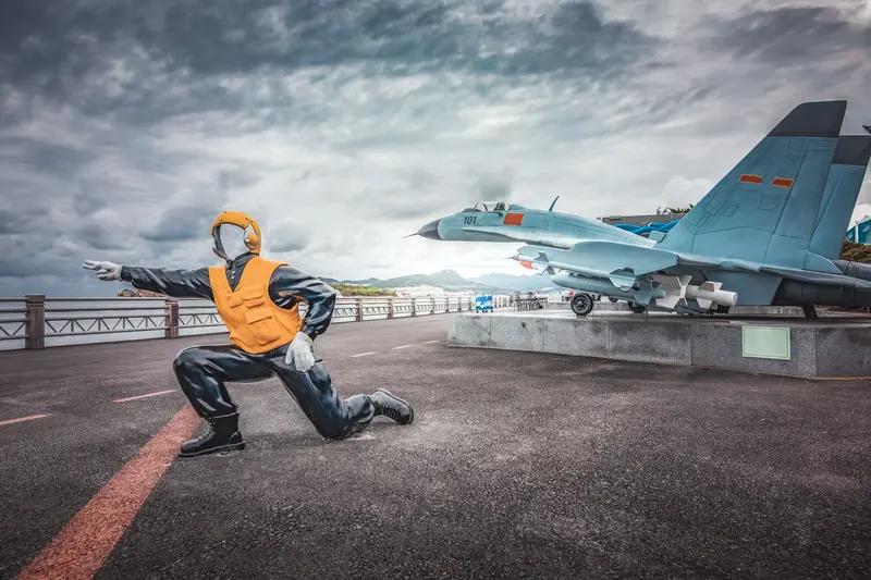 日本“军事暴走”真得警惕！近期，日本在军事安全领域动作不断。4月18日，日本和澳