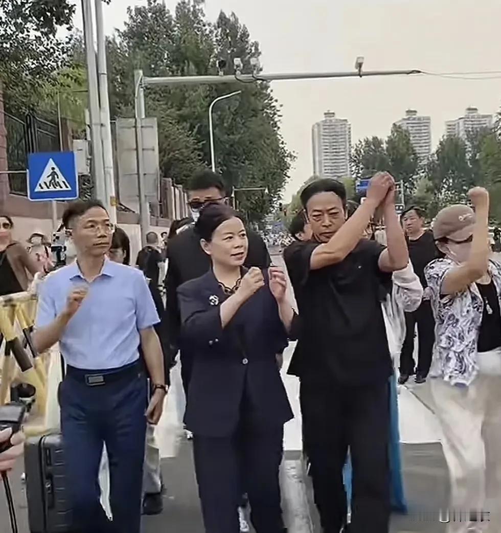 姚策去世前为什么？不出个声明，把他名下那个房子还给许敏，(因为这个房子本身也是许