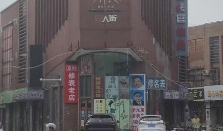 据说，欧洲的小偷居然达成了一种共识：中国人的钱包可以偷，但中国人的手机绝对不能碰