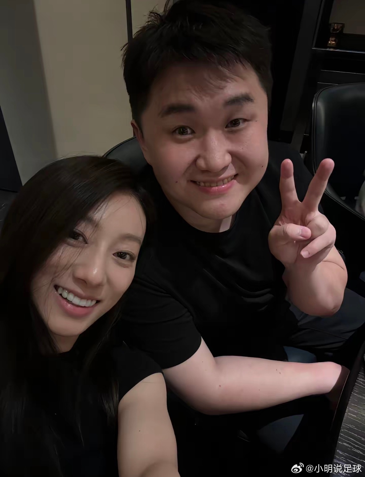 张百乔小雪疑似离婚不可能吧 他们前段时间刚过完5周年纪念日有这么快离婚？不会是乱