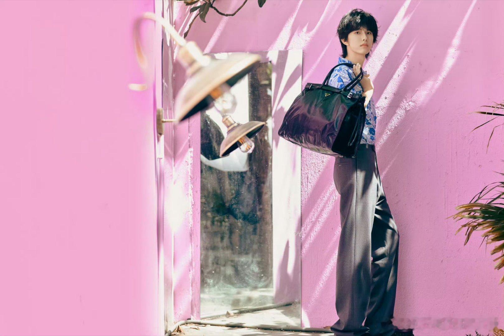 马柏全的一组 PRADA 宣传大片 ​​​