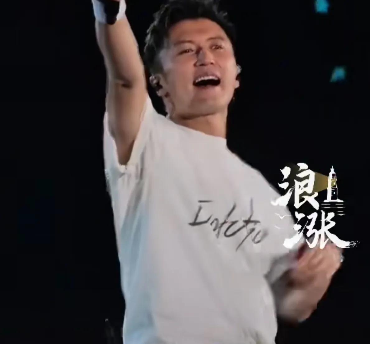 谢霆锋对王菲才是真爱，兜兜转转俩人最终还是在一起，他俩的爱才是纯正的生理性相互喜