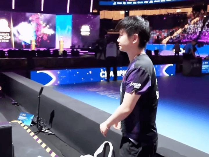 （升国旗）世界杯唯一三连冠球迷早上好呀 