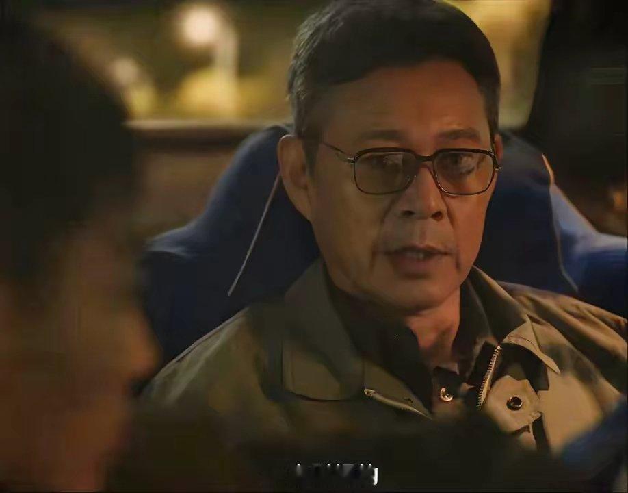 《真心英雄》邬老一看就比《我是刑警》秦川有本事！邬老光凭4张现场照片，就断定这个
