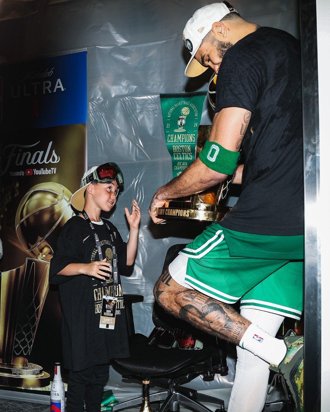 凯尔特人图库 未来核心提前感受球队文化的这些点滴。8岁的Deuce这些年和凯尔特