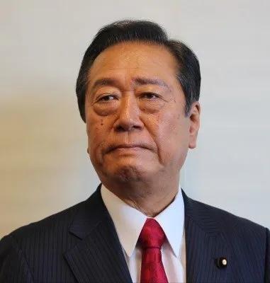 日本资深政治家小泽一郎12月19日发文警告：“鉴于中日关系日益紧张…自民党代理干