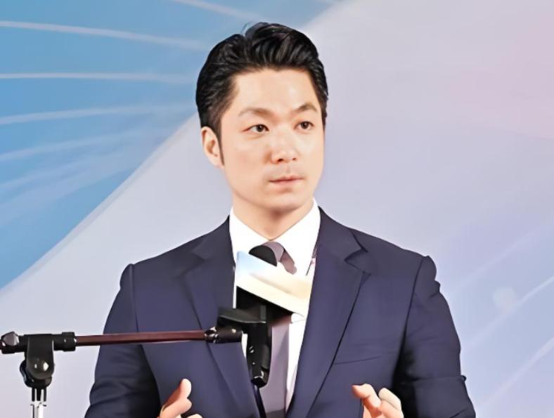 蒋万安为啥不露面？



蒋万安最近没什么动作
在党主席选举中没为任何人站台
这