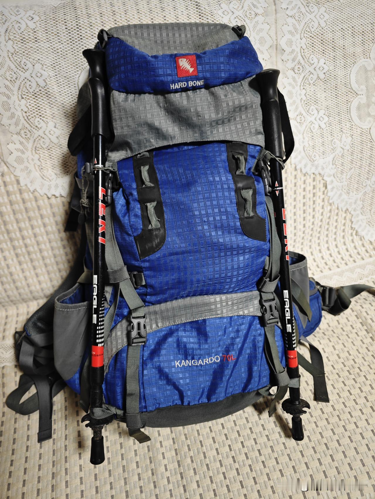 中国从2005年开始发展户外运动，到2025年的今天，居然没有制造出一款经典的好