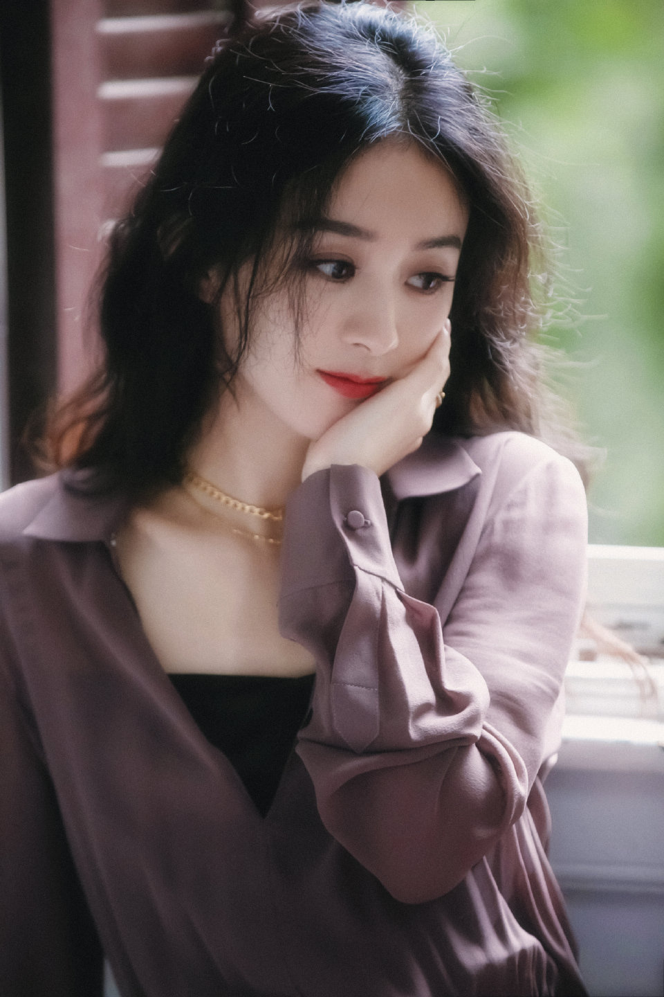 慵懒小野猫呀长卷发丽丽