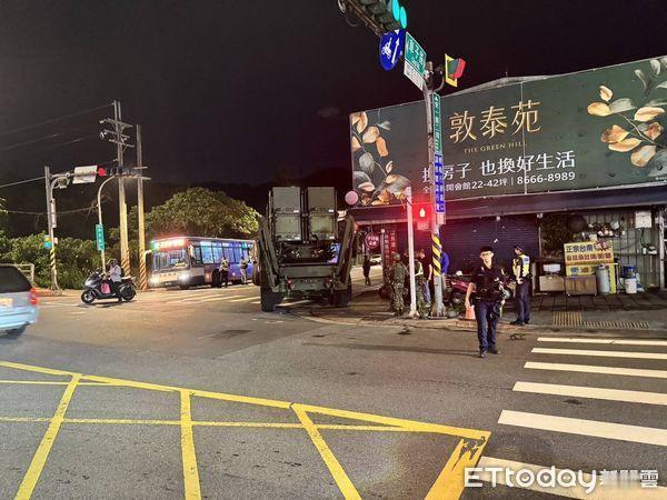 湾湾“爱国者”防空导弹卡在路边遮阳棚2.5小时，挺好的，于北辰是不是能以此开发一
