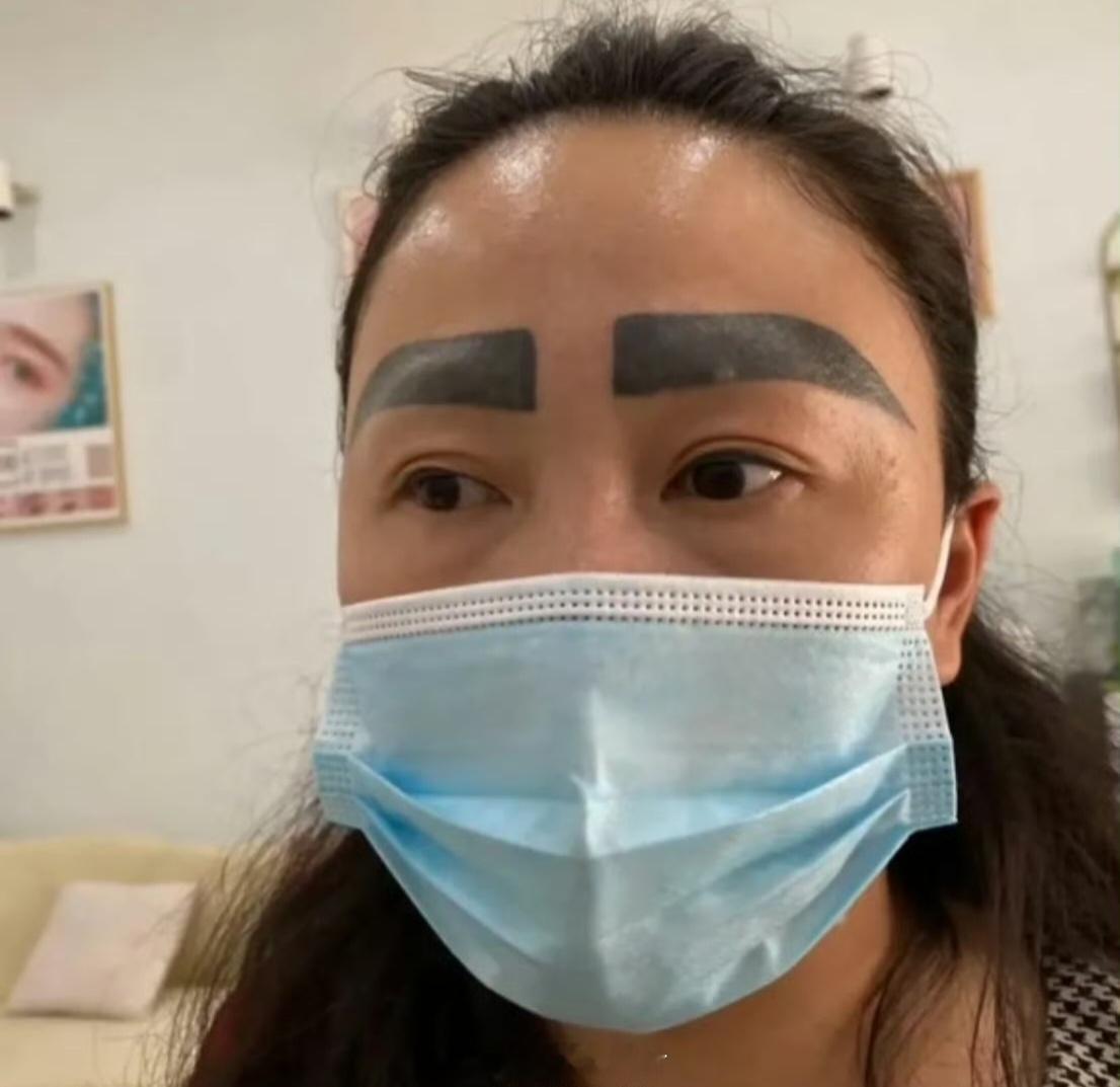 浙江杨女士纹眉遇学徒生手，老板同意赔偿200块钱了事。