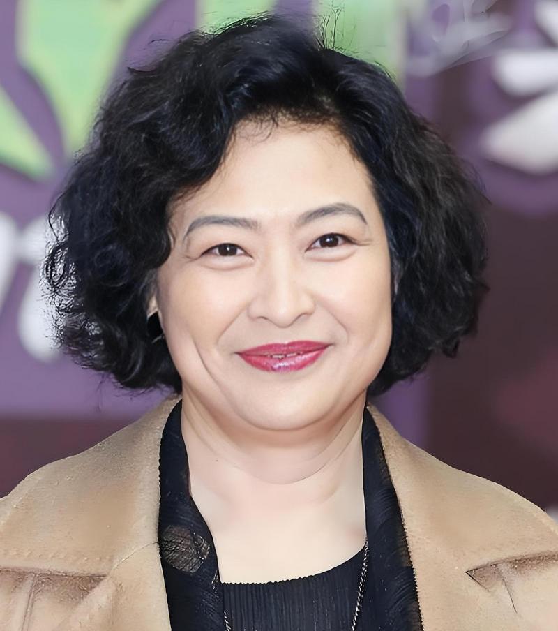 拍《我的前半生》时，导演邀请许娣出演薛甄珠，许娣一看剧本马上就拒绝:“我可不可以