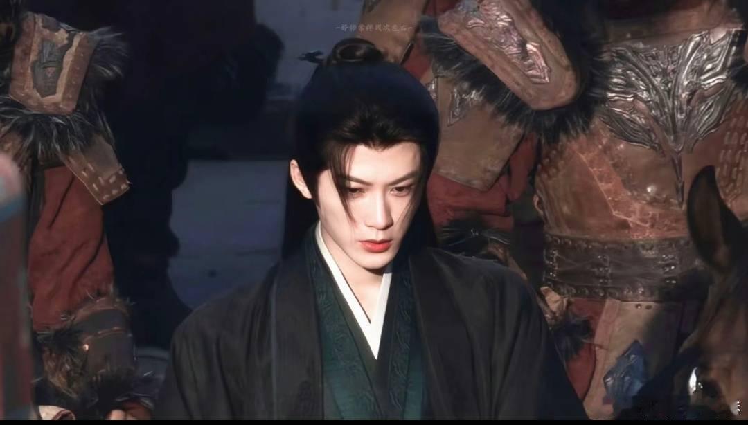 檀健次谢却山路透，感觉瘦了好多刀削般的侧脸，这部剧服道化好好看，很挺拔檀健次谢却