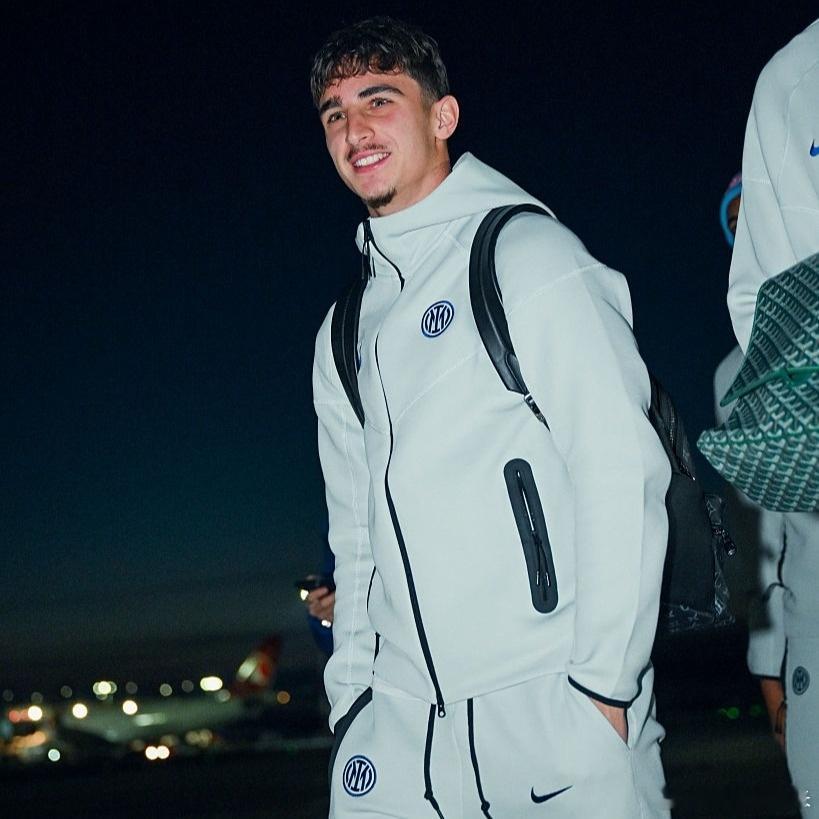 国际米兰U23的科基（图一）左中卫伊万·马耶（图二）进入对阵比萨的名单。国际米兰