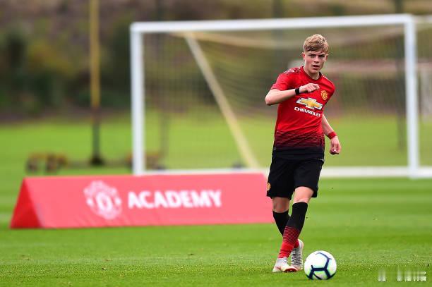 曼联 硬币有两面，事情也要分开来看。阿莫里姆没有提拔曼联青训球员，这是事实。他在