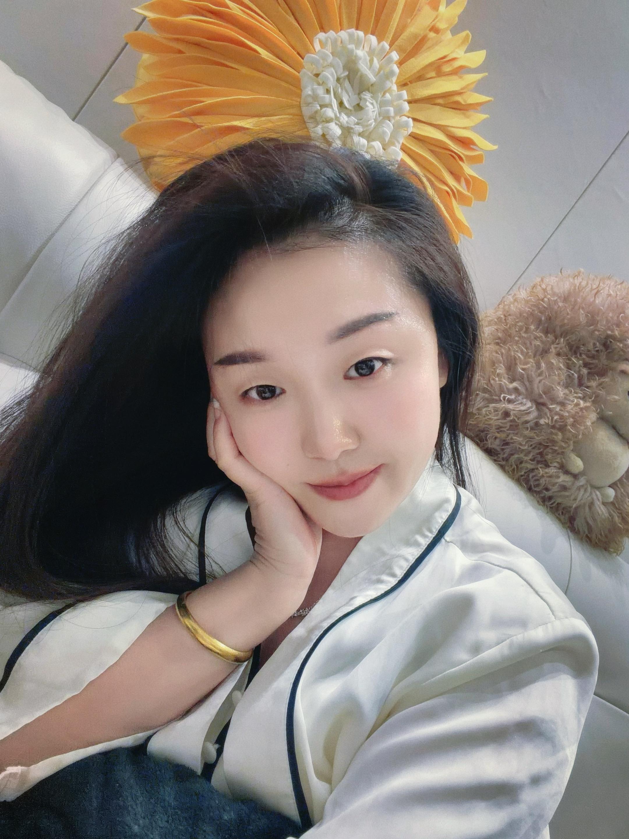 我记得两年前我也感慨了一下，那时候是我直播三年多，一晃现在五年多了，怎...