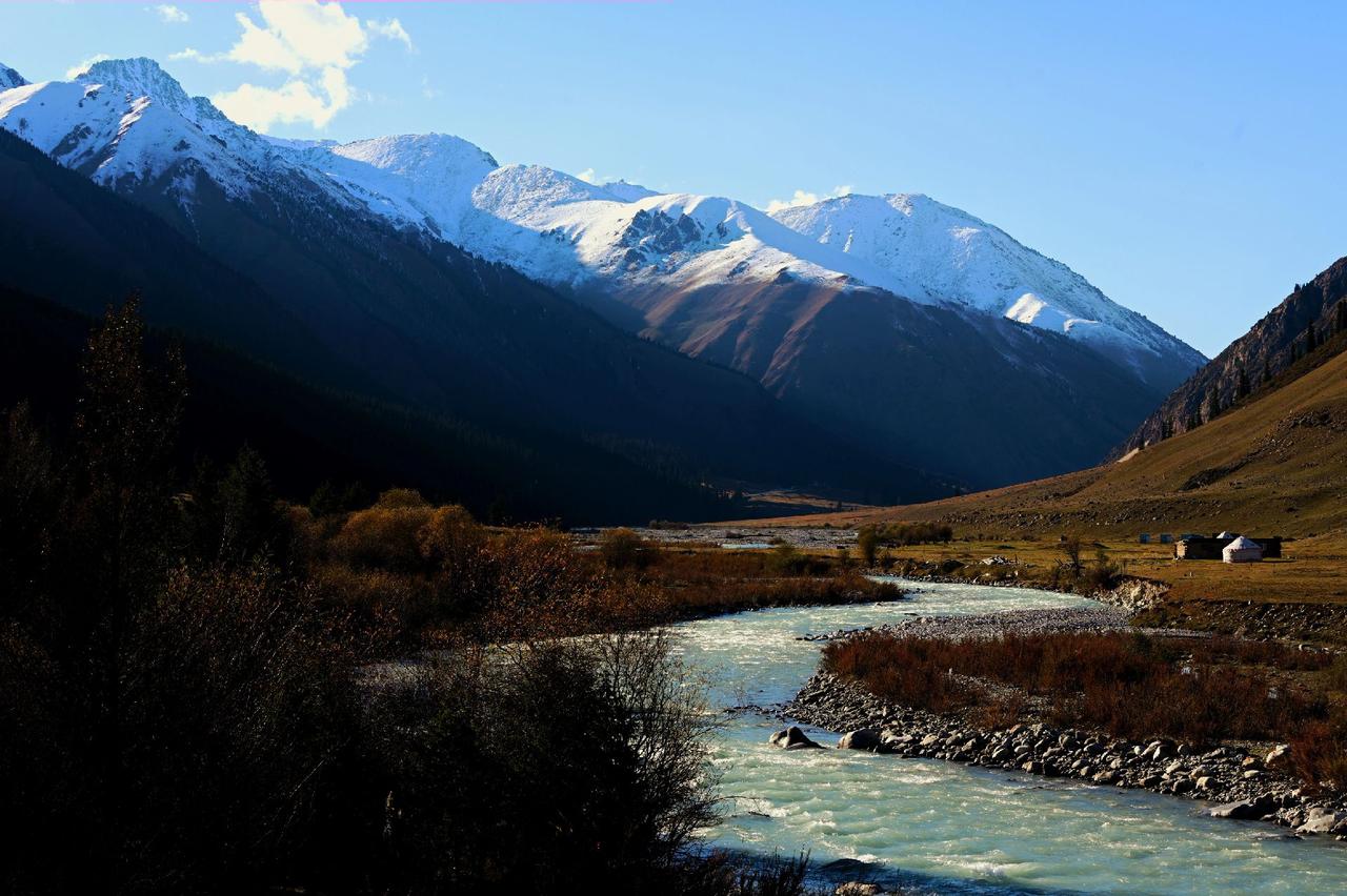 我掀起山河奔向你，踏进星辰来访你#宛如世界尽头的纯净之地 #住进风景里 #身体和