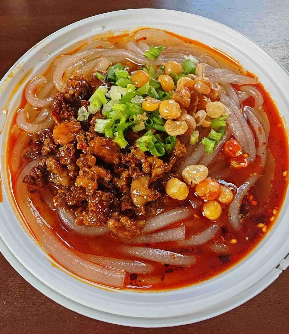 昨天中午刚刚吃完午饭把碗洗完收拾好就发现停水了，给物管打电话说主水管爆了，正在抢
