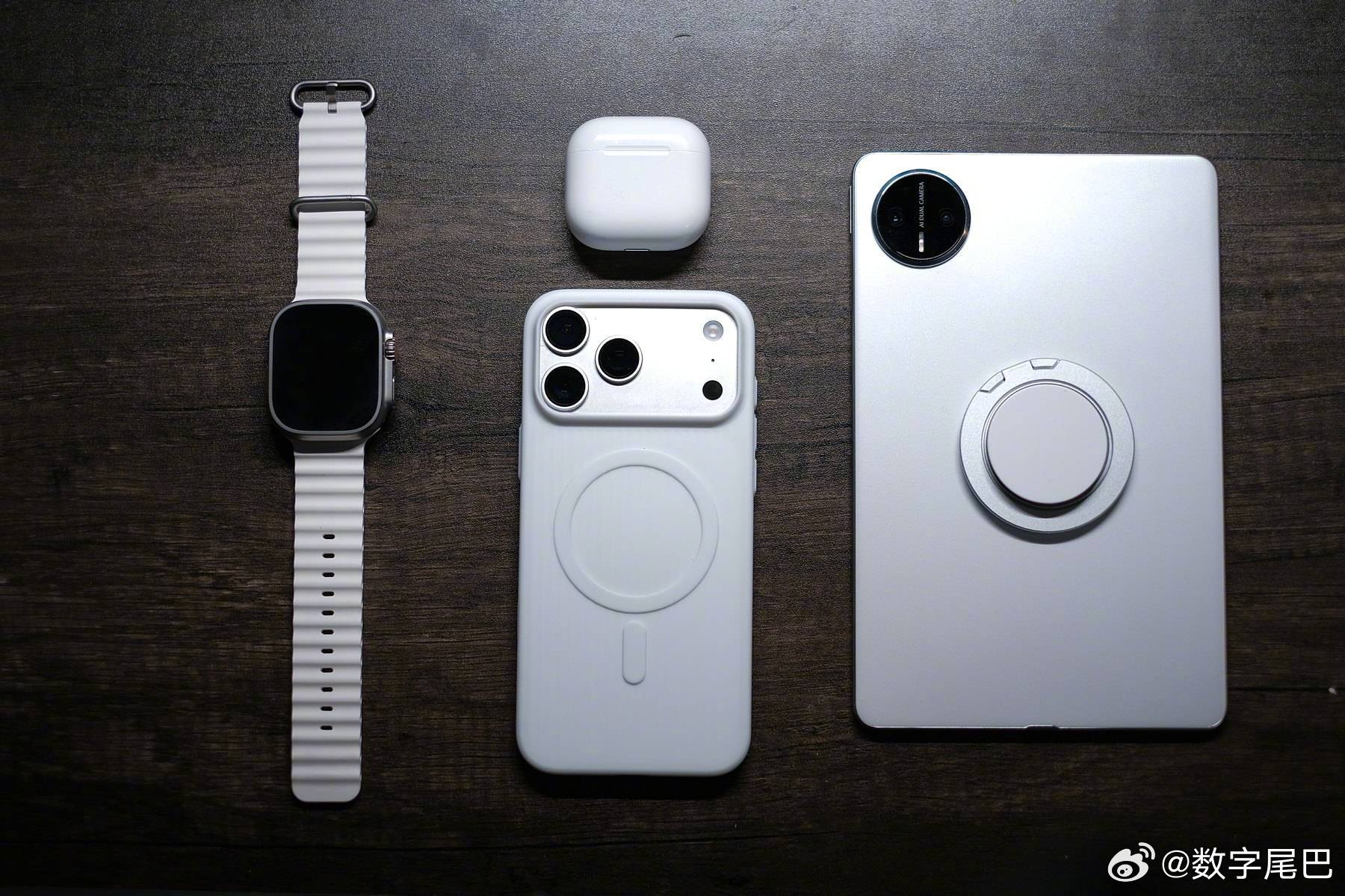 尾巴EDC 目前手头的数码设备，每个都好喜欢啊。MatPad mini 真的轻巧