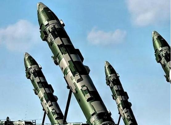 如果中日爆发战争，一天之内能不能把日本全歼了？先说个人的看法，如果在不动用核武器