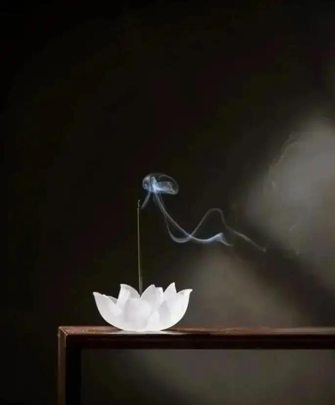 砸进去10万块，坚持缴了20年，结果退休一个月只能领1000出头？
这两天算完这