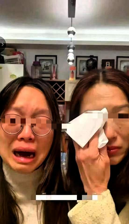破防了！女子在网上哭诉，自己睡觉时把手机调成了静音，晚上母亲突发疾病送到医院抢救