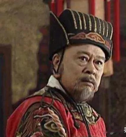 我发现《大明王朝1566》中，高拱的刚正不阿一点都不逊于海瑞，他只是碍于自己内阁