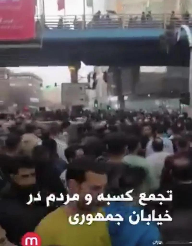 《耶路撒冷邮报》1日报导，由于物价飞涨和货币暴跌，伊朗民众抗议持续进行，伊朗总统