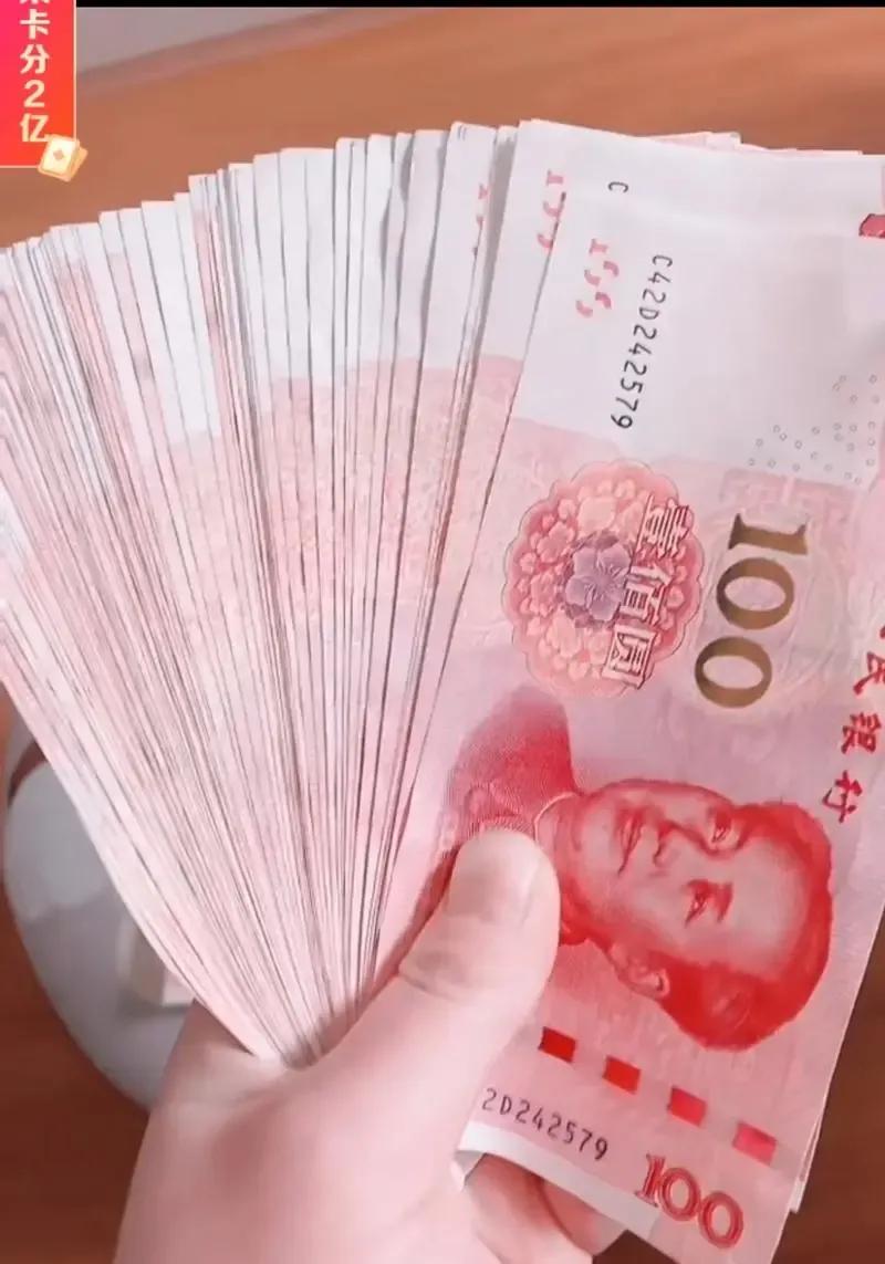 今天，表弟他竟然开了一辆豪车，来我家找我。我还以为他是来还钱的，毕竟10多年了。