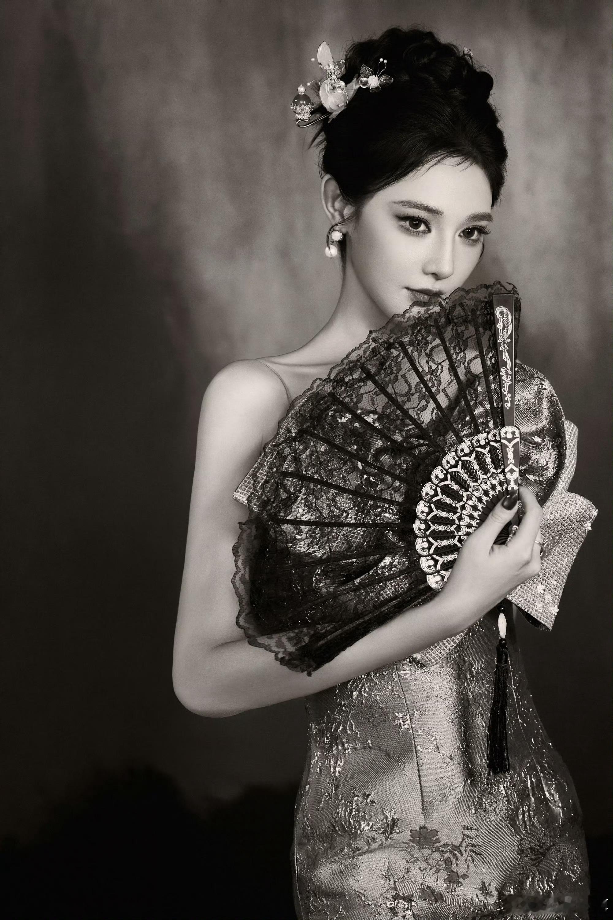 彭小苒彭小苒 翻红 彭小苒此次翻红，是“业务能力+观众情怀”共同作用的结果，既合