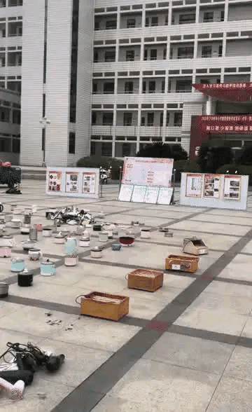 原来宿舍生活可以过得这么滋润，厉害了大学生们[呲牙]