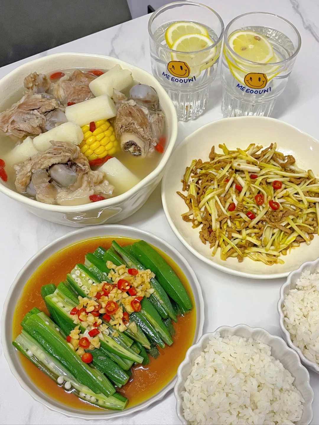 ✅晚餐分享|白灼秋葵➕韭黄肉丝➕骨头汤