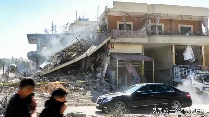 以色列军队袭击了黎巴嫩一市政府大楼，造成6人死亡。这个消息央视前线记者发来。记者