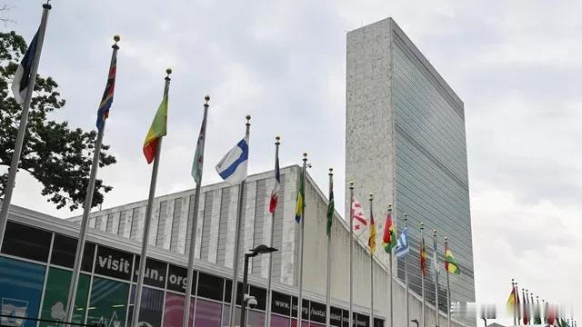 联合国安理会7月轮值主席、刚果民主共和国常驻联合国代表泽农·穆孔戈·恩盖对媒体表