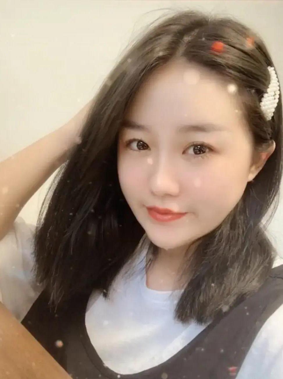 终于知道陈美霖为啥现在敢官宣新恋情了。
不是突然想通了，
而是这五年里，有人用真